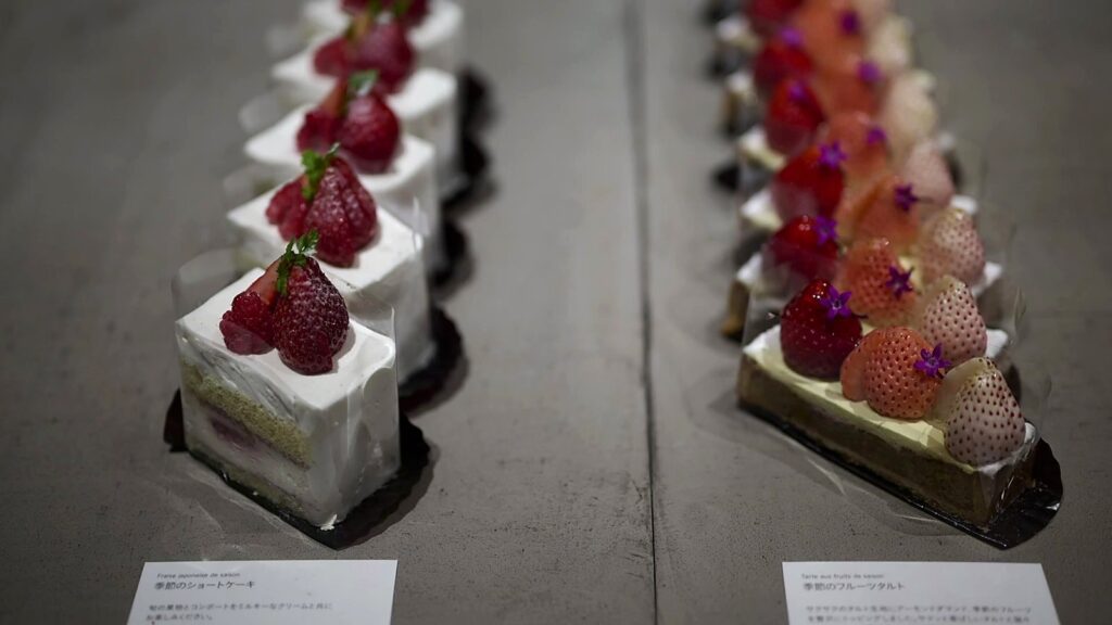 Asako Iwayanagi: Haute Pâtisserie, the Parfait Bijou and the Art of Gelato in Tokyo 7 Strawberry shortcake slices and tarts in a row