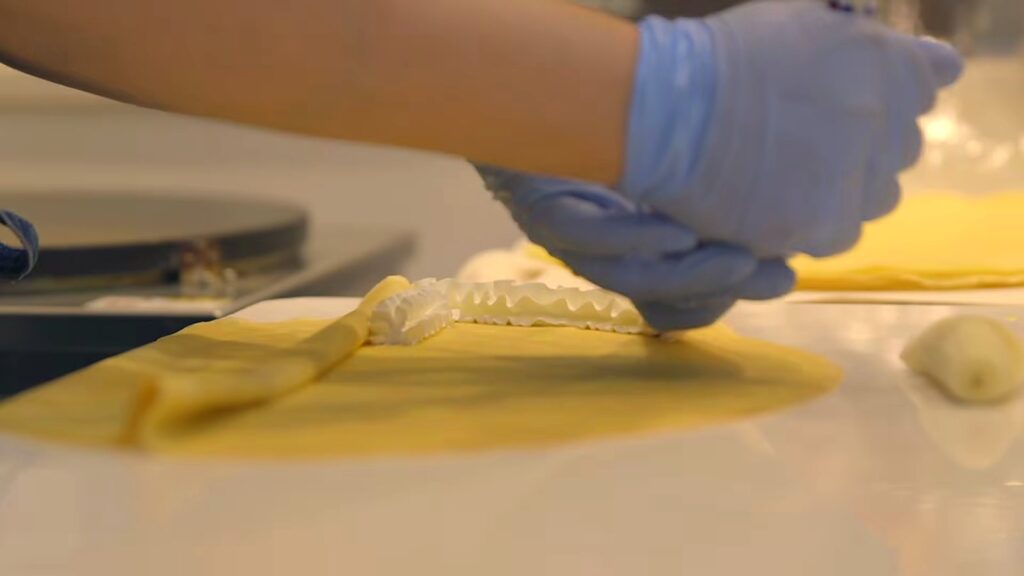 Ideboku: Farm-Fresh Gelato and Soft Serve from the Foot of Mount Fuji 18 Gloved hands making a crepe