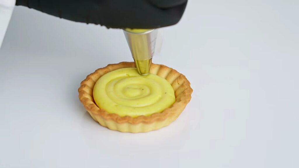 Carpigiani ReadyChef: Gelato, Pastry and Chocolate from One Batch Freezer 3 Pastry cream piped into a tart shell