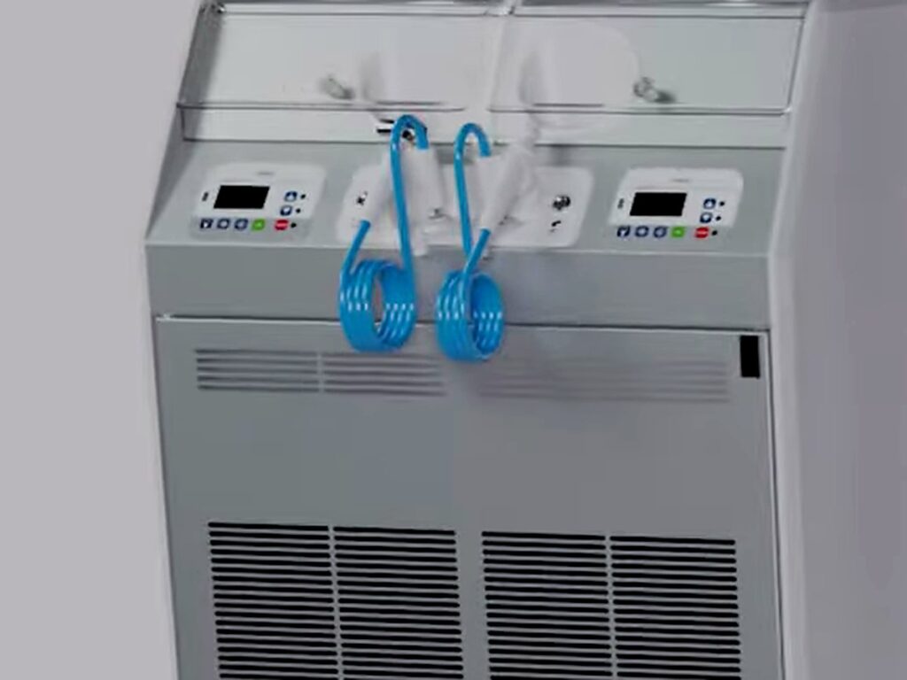 Carpigiani Synthesis: Make, Store and Serve Gelato in the Same Cylinder 16 Synthesis unit on castors with its washing kit