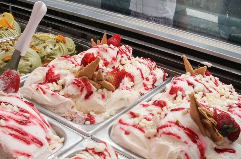 Gelato Festival Premieres in West Hollywood, 28-29 September 2019 2 Gelato Festival guests enjoying gelato