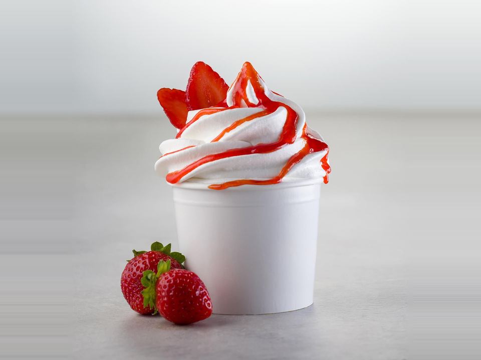 Gel Matic 13 Soft serve sundae with strawberry sauce