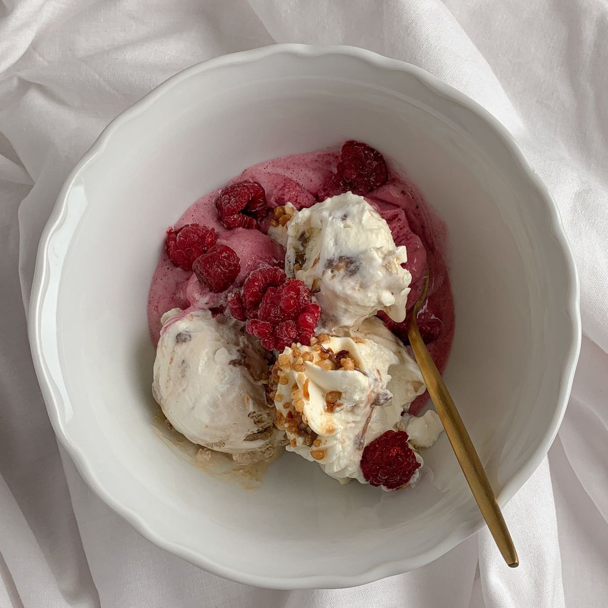 Crumble Raspberry 2 Raspberry gelato made with Rubicone ingredients
